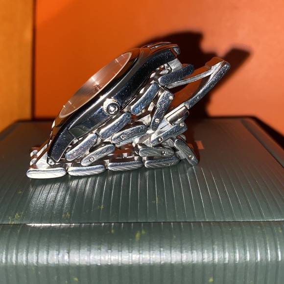 Gucci Watch Unisex Authentic - Picture 13 of 13